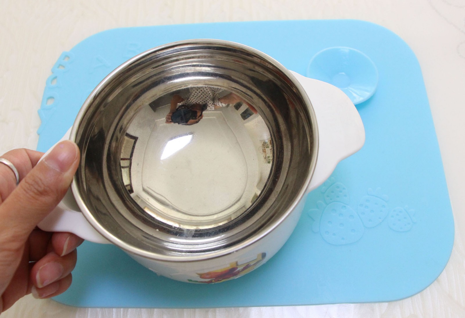 兒童餐具嬰幼兒用品寶寶魔術吸盤碗墊防翻隔熱矽膠吸盤餐墊